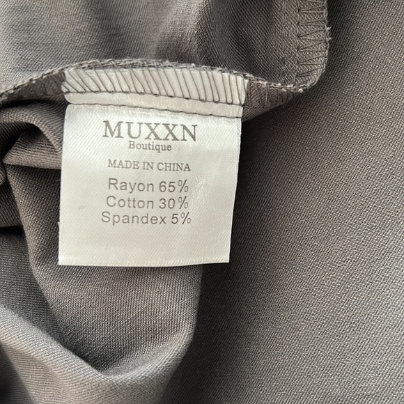 DRESS gray MUXXN Boutique.. size Small elegant - Picture 3 of 4